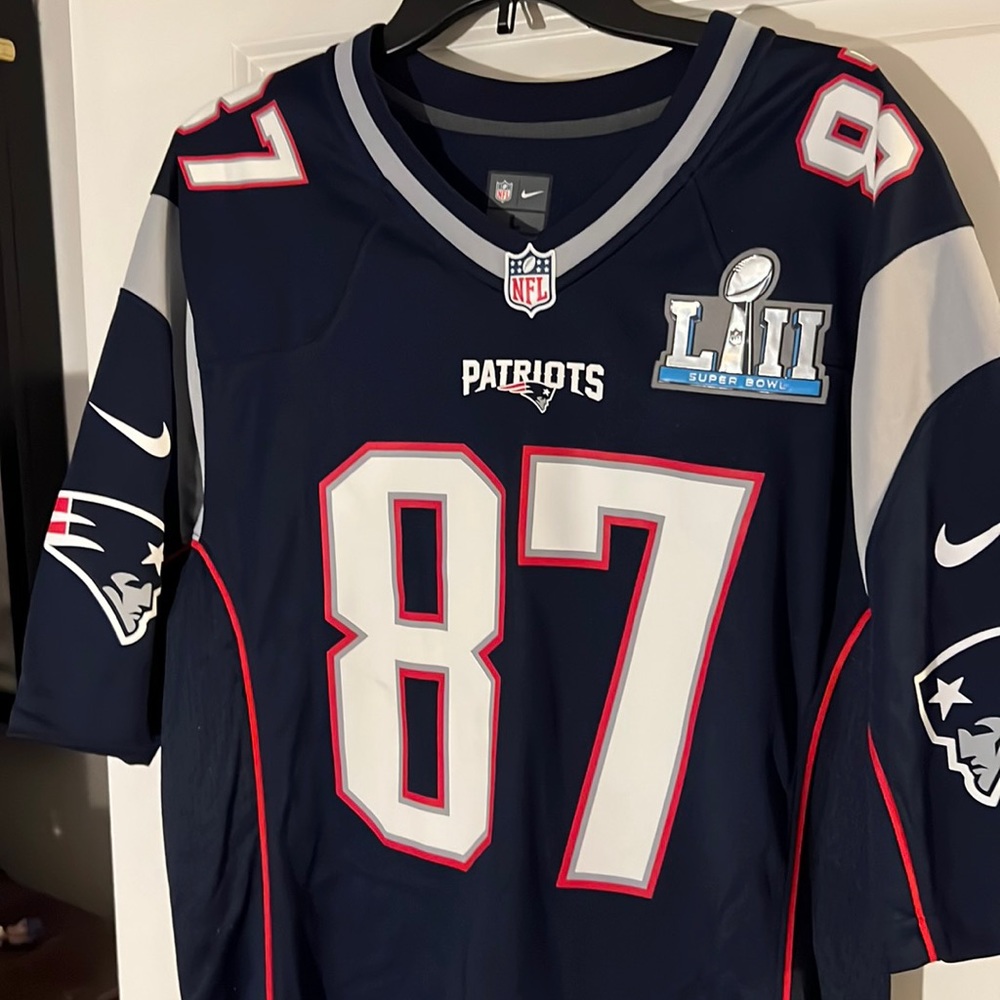 Nike Authentic New England Patriots Rob Gronkowski. Size L Superbowl 52 Jersey.